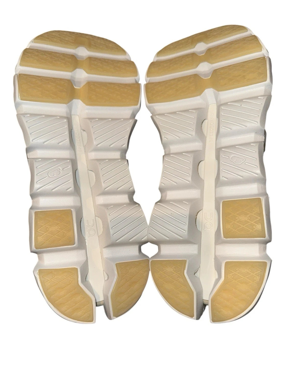 Women’s 10- On Cloudswift 4- White