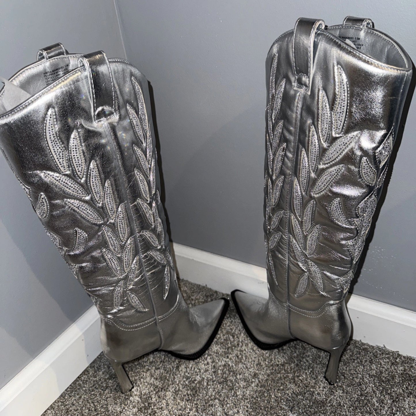 Women’s 5.5 Steve Madden Boots