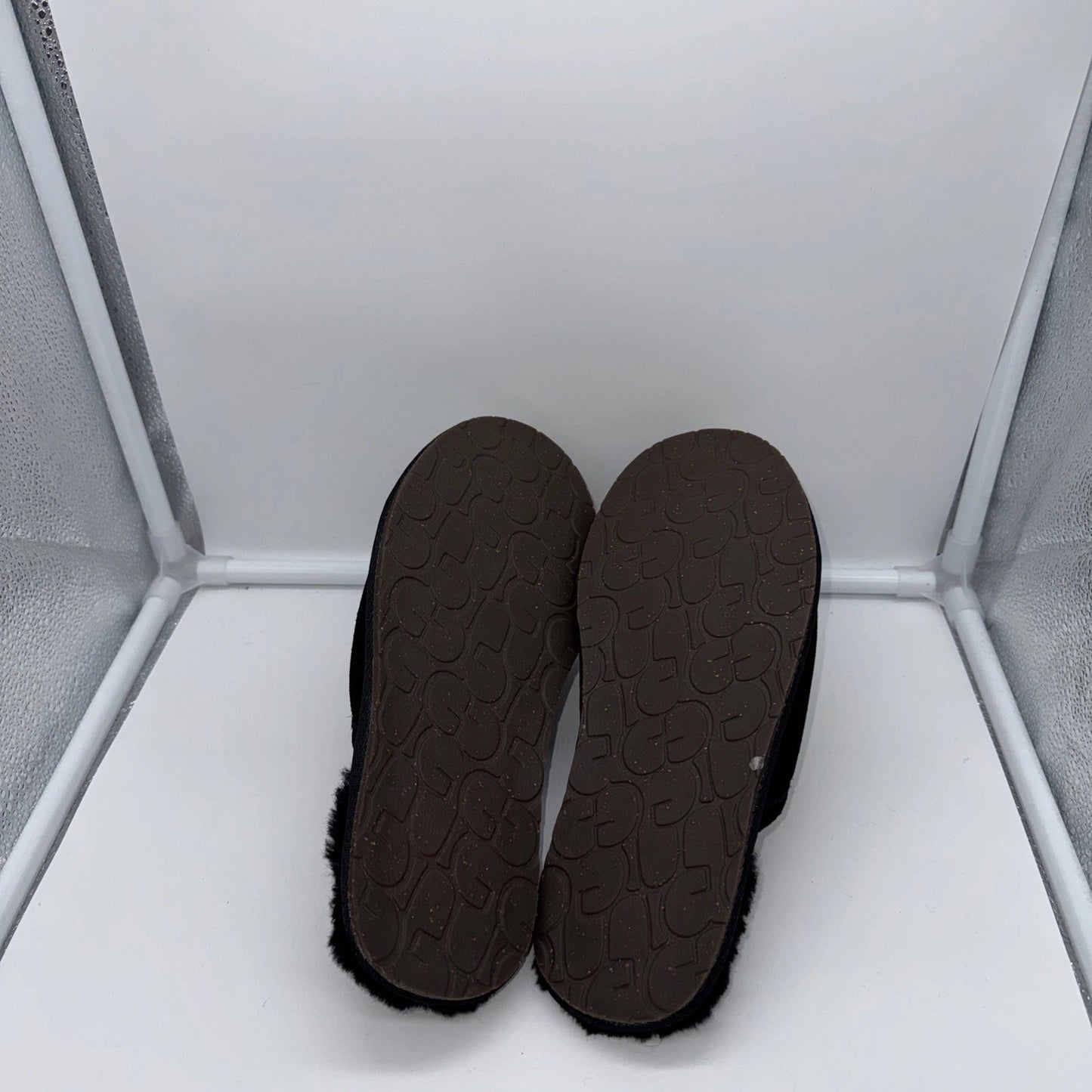 Women’s Size 7 UGG Pearle Slipper Black