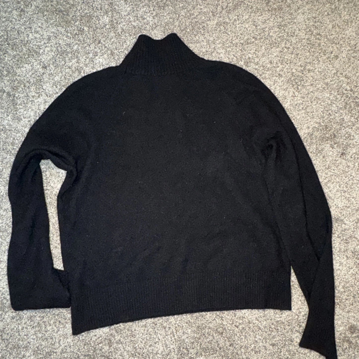 Women’s Small Vince Sweater Black