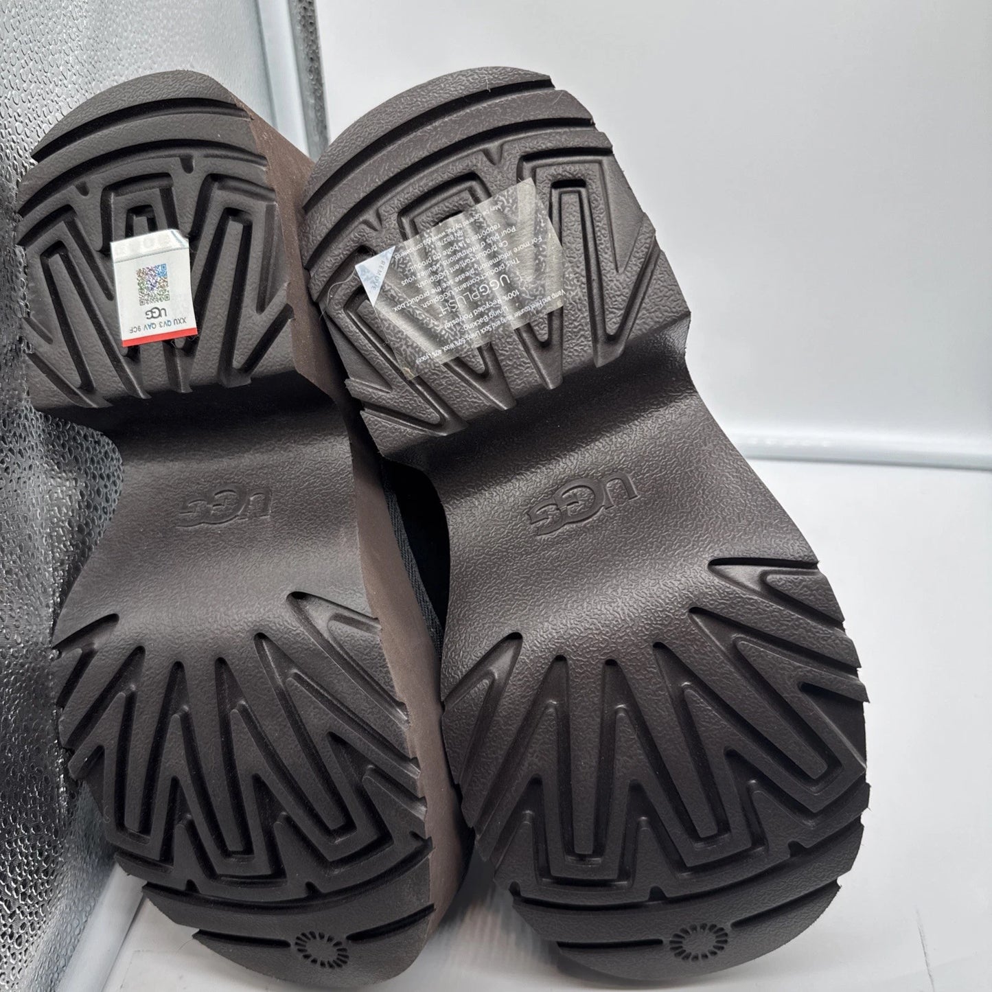 Size 7 Women’s UGG Classic Twin Seam New Heights Black