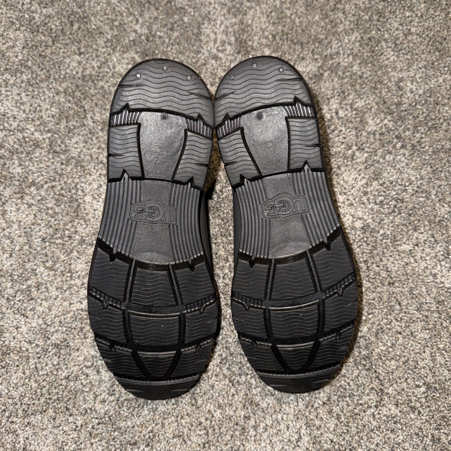 Size 9 Women’s- UGG Droplet