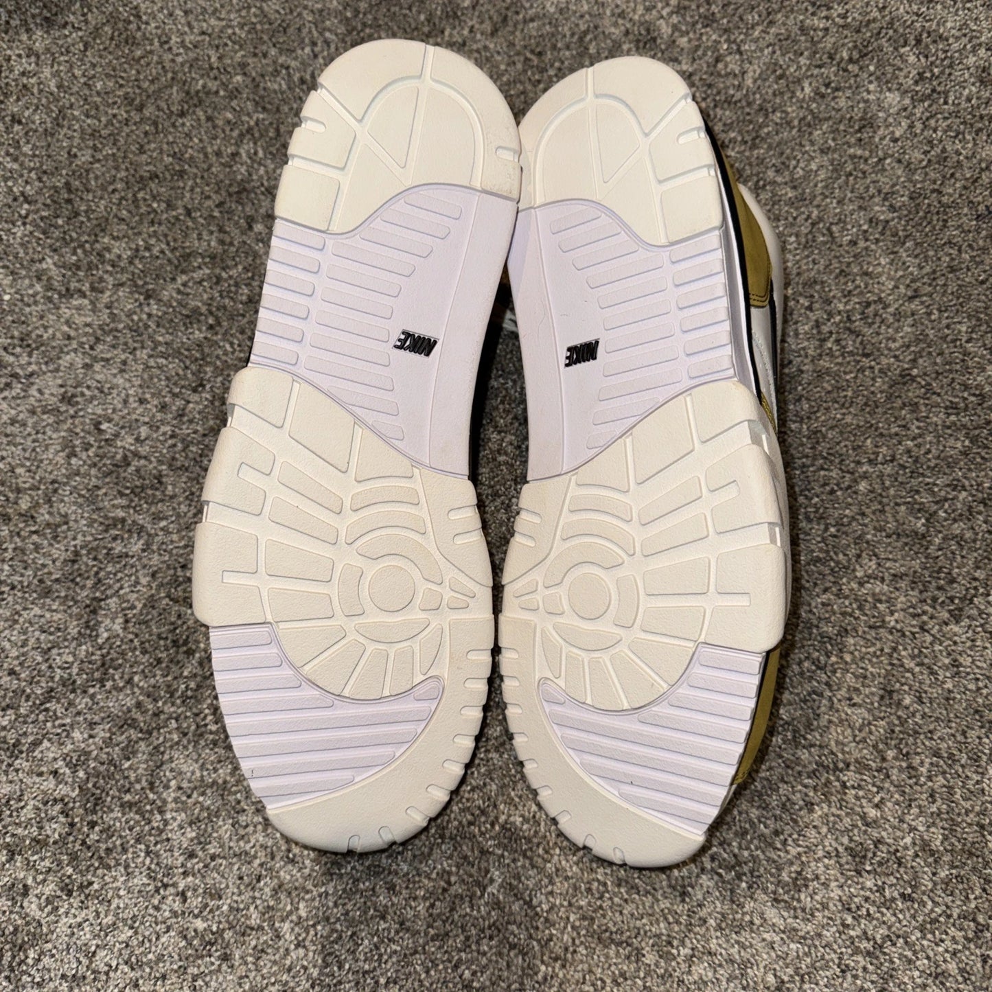 Size 12 Men’s- Nike Air Trainer 1 ESS- Damaged Box