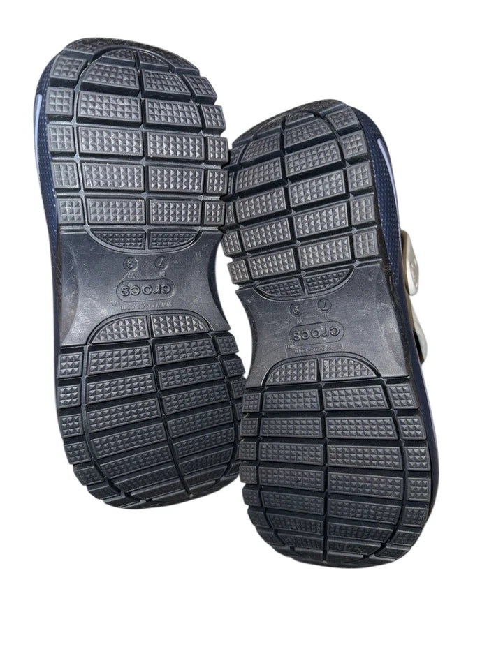 Women’s Size 9- Crocs