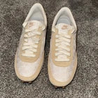 Nike Daybreak Sesame Women’s Size 8