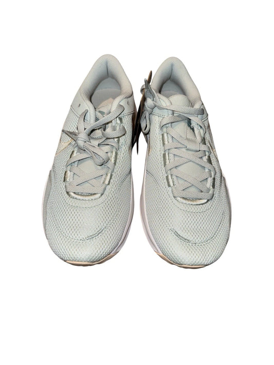 Women’s 7.5- Nike Legend Essential 3
