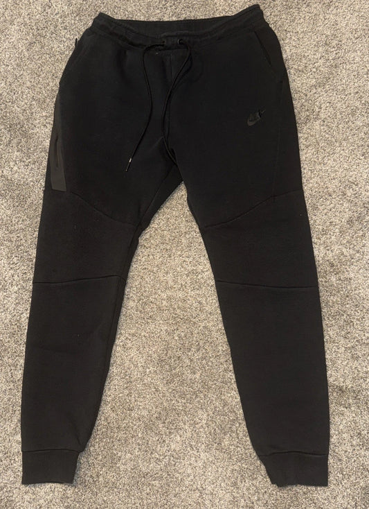Men’s Medium- Nike Sweatpants Black