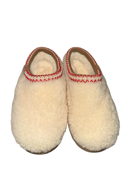 Women’s Size 6- UGG Slippers- Cream