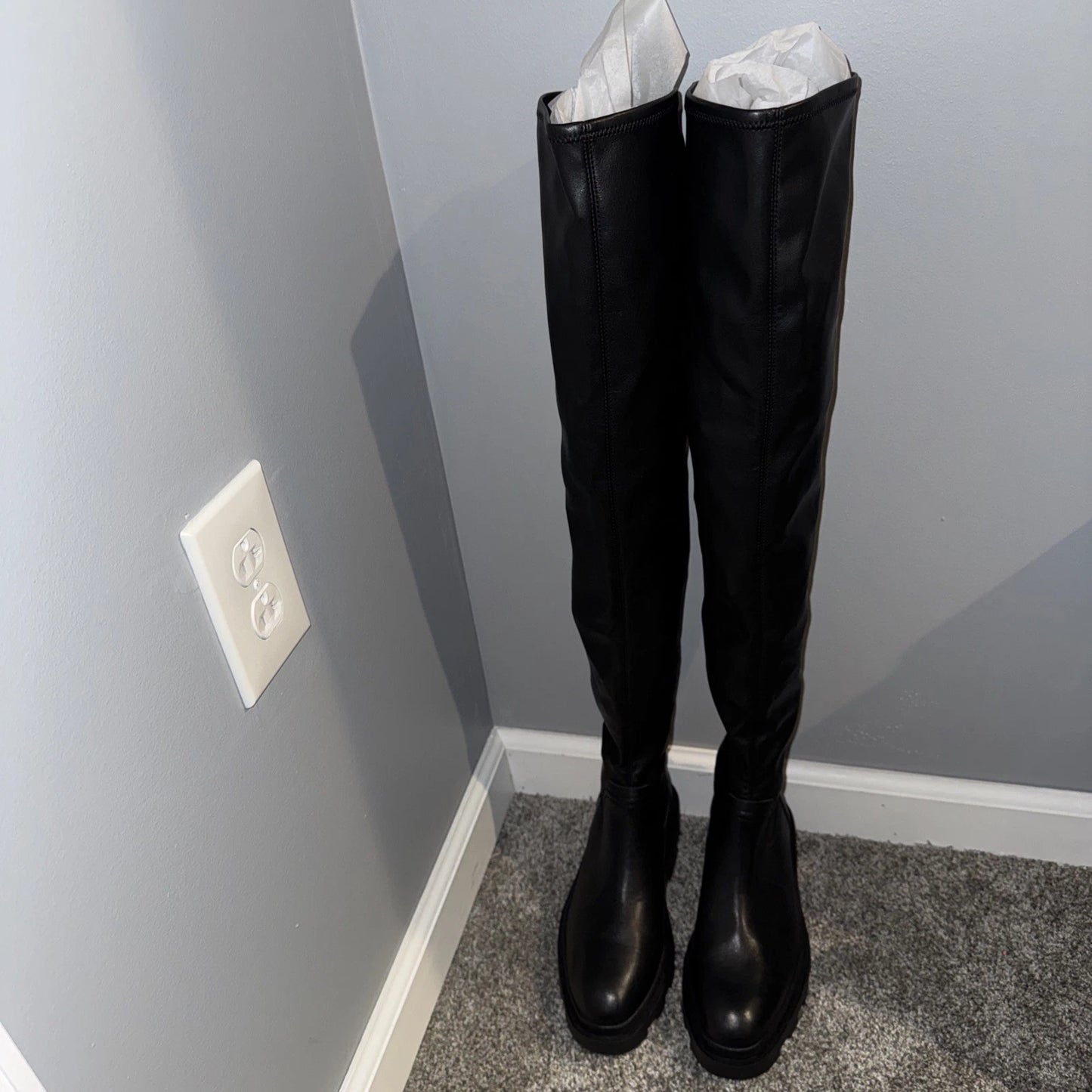 Women’s Size 7 Ash Boots Black