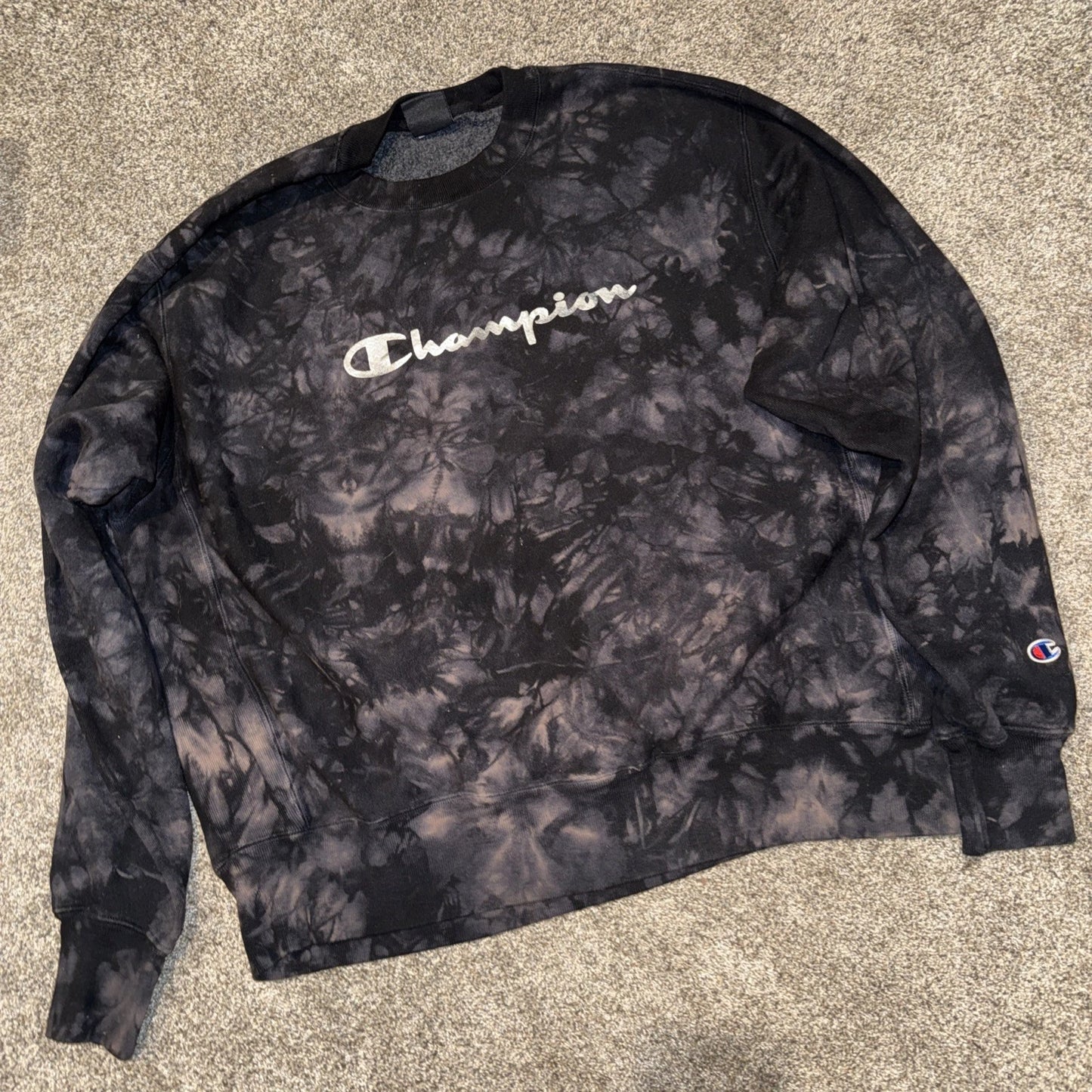 Women’s Large Champion Crew neck Sweatshirt