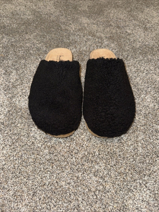 Nicole Miller Black Slide On Women’s Size 8