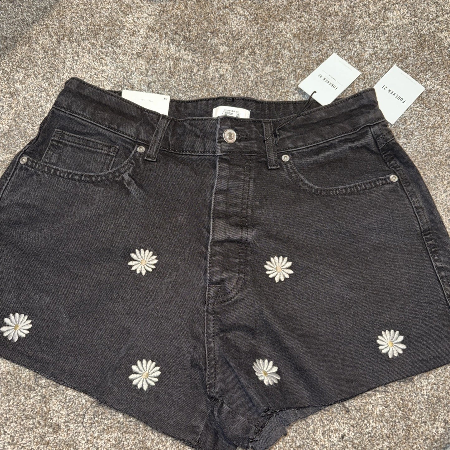 Forever 21 Shorts Black  Women’s Size 30