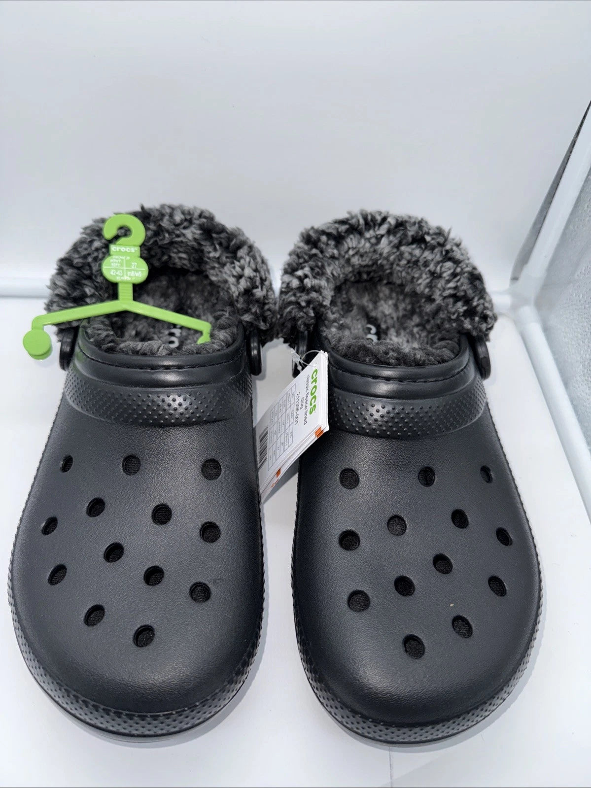 Size 9 Men’s Crocs Classic Fleece Lined Clog Black