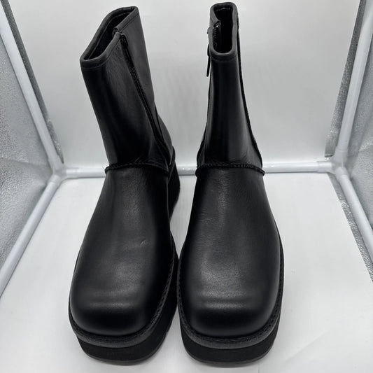 Size 9 Women’s UGG Cityfunc Mid Boots Black