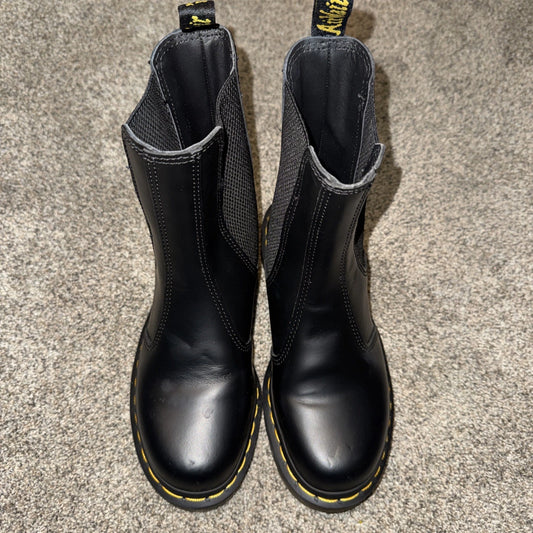 Size 6 Women’s Dr Martens Boots