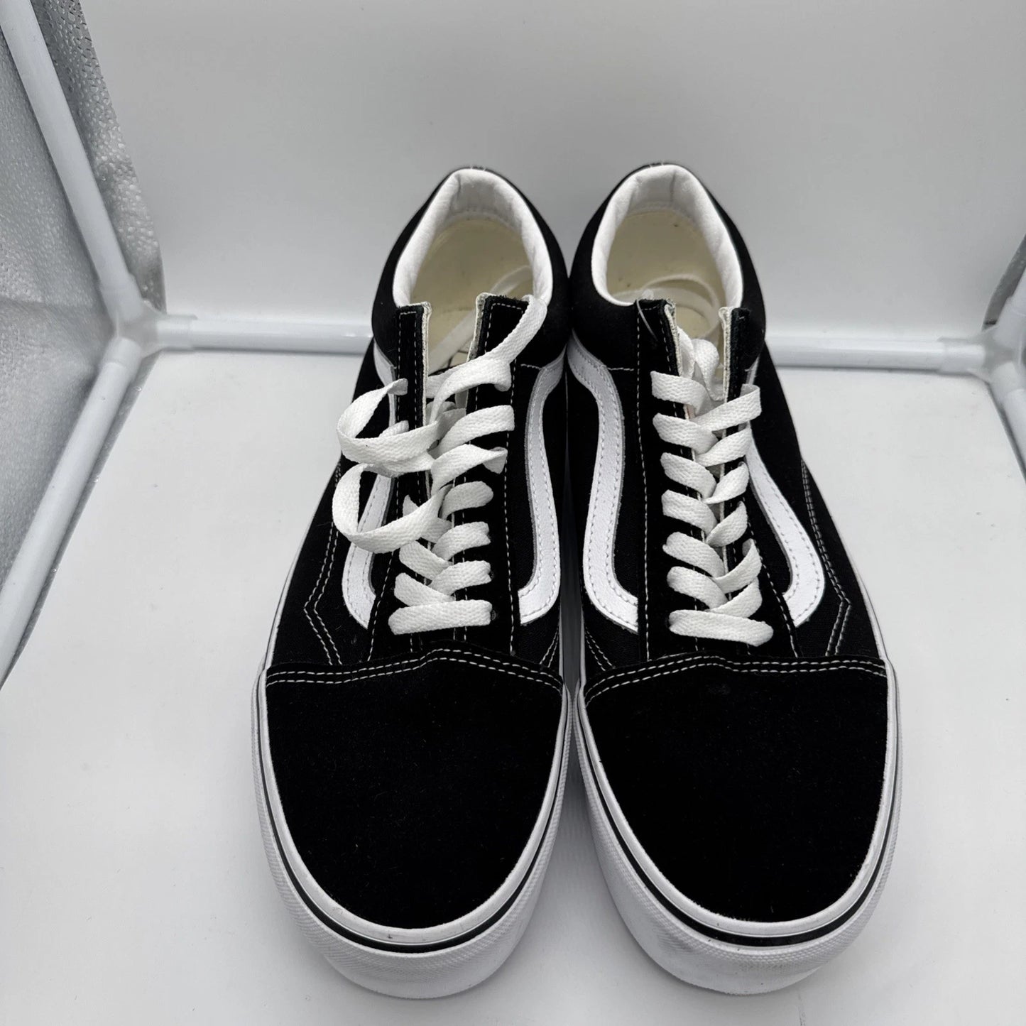 Size 9.5 Men’s Vans Old Skool Platform Black