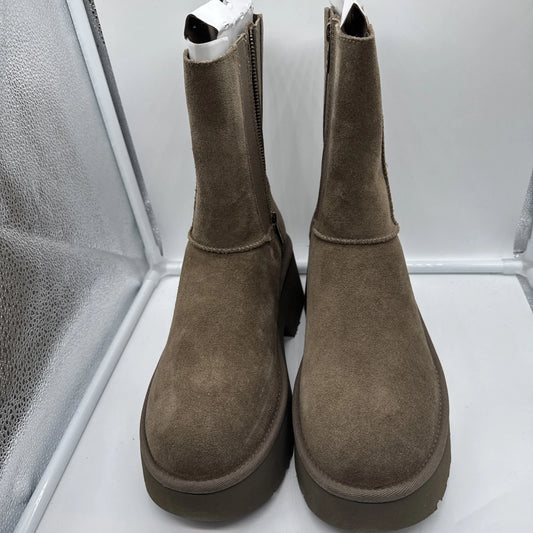 Size 9 Women’s UGG Classic Twin Seam New Heights Brown