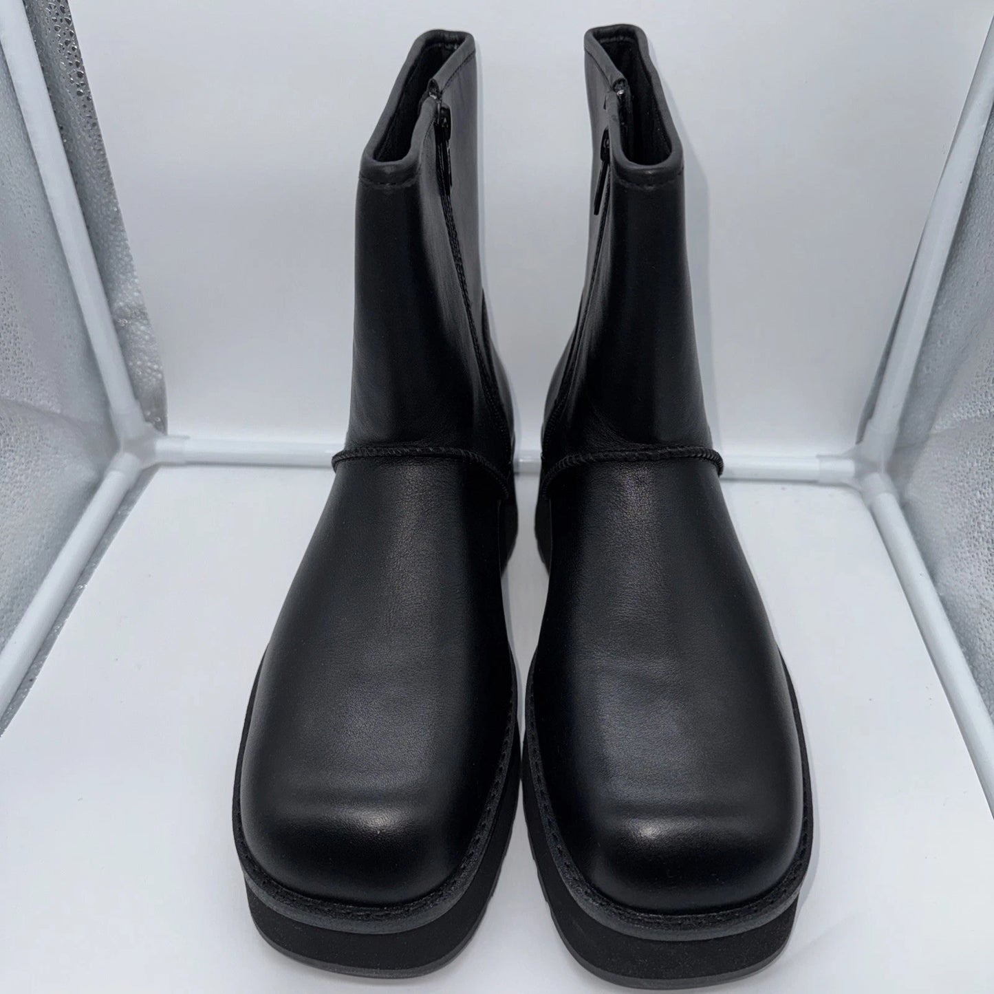 Size 9 Women's UGG Cityfunc Mid Boots Black