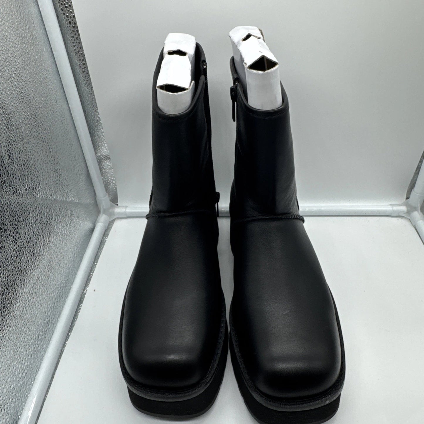 Size 8 Women’s UGG Cityfunc Mid Black