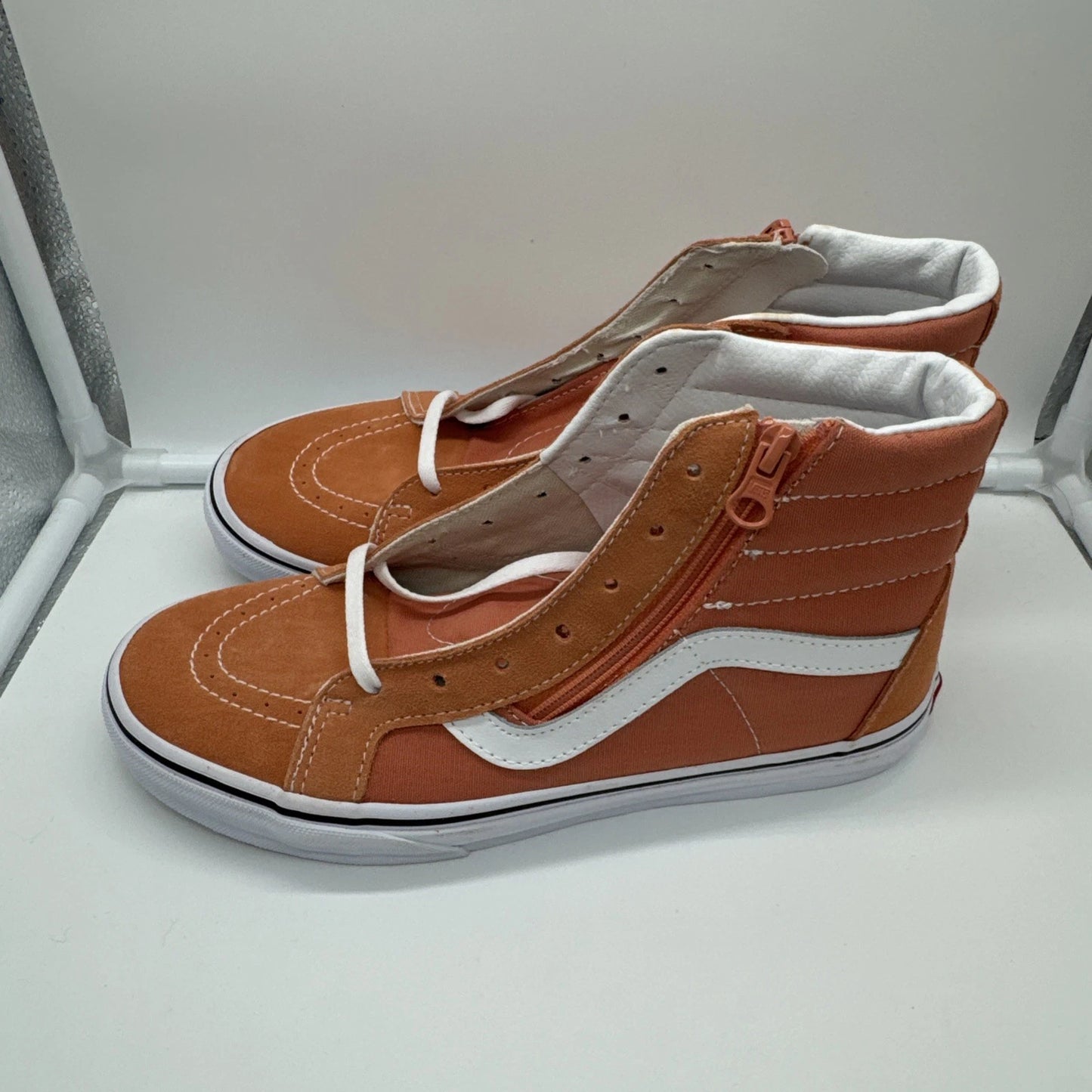 Size 6.5 Men’s Sk8-Hi Reissue Si