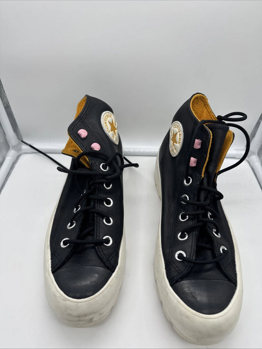 Size 8 Women’s Converse Chuck Taylor Sneakers Black