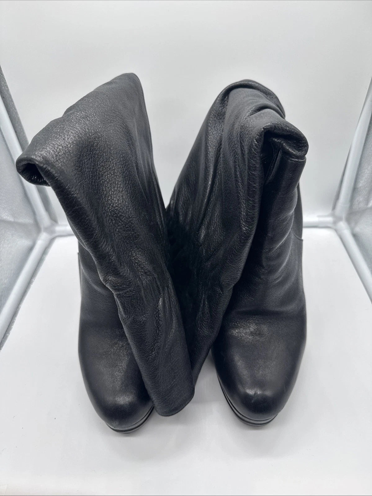 Size 9 Women’s Michael Kors boots Black
