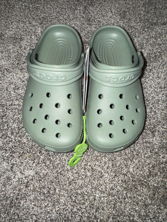 Kids Size 2 Crocs Classic