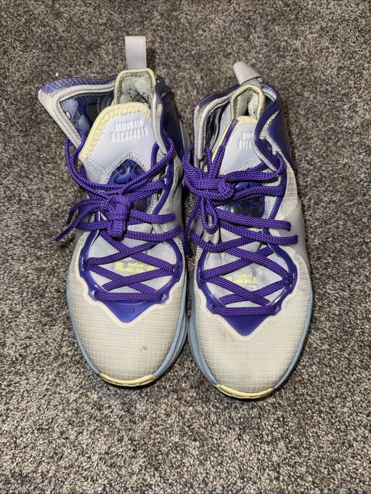 Size 4.5Y Nike LeBron 19 Aura