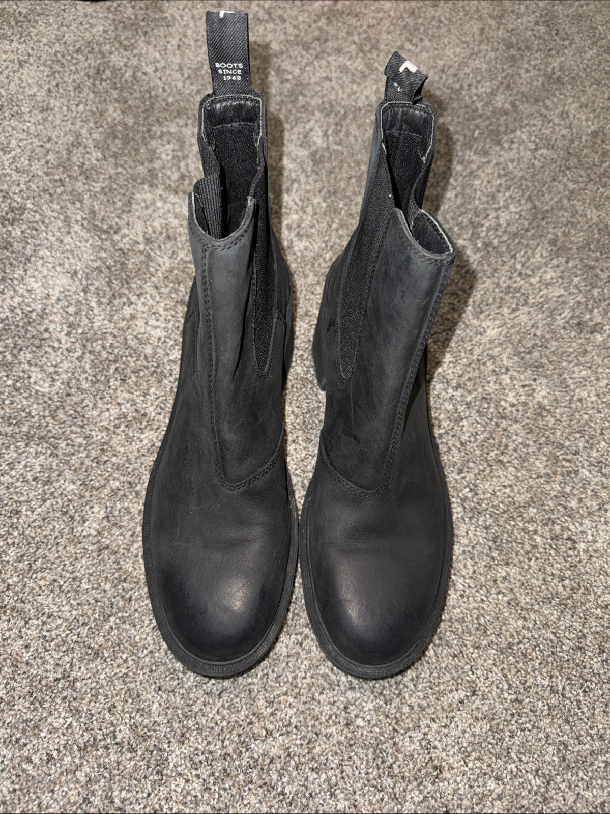 Size 9.5 Women’s Sorel Boots Black