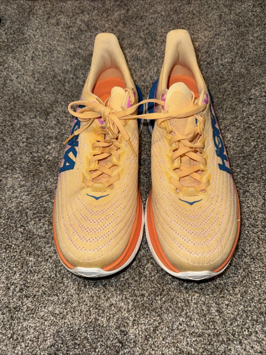 Size 9.5 Men’s- Hoka Mach 5