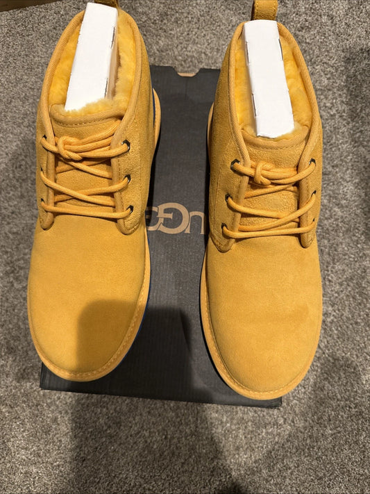 UGG Neumel Graphic Outline