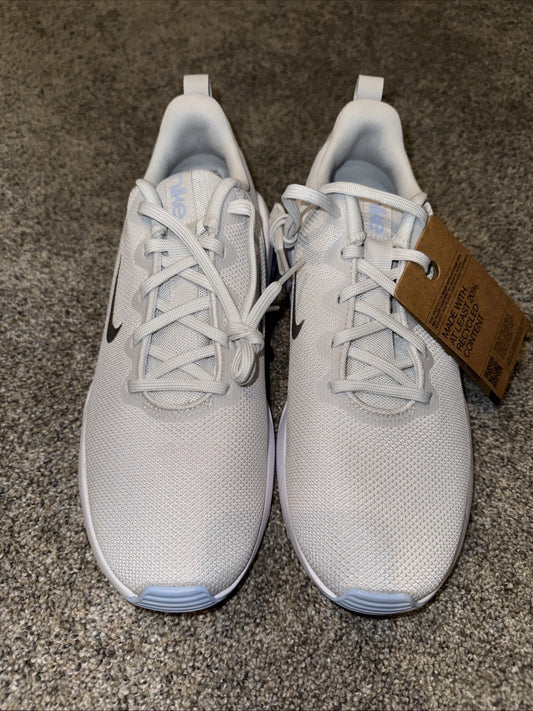Size 10 Women’s- Nike Bella 7