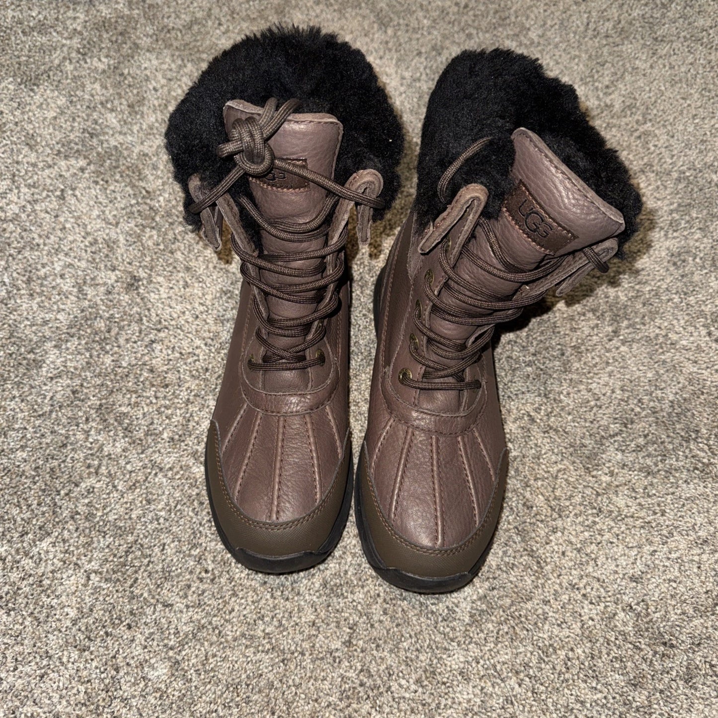 Size 7 Women’s- UGG Adirondack Boot III