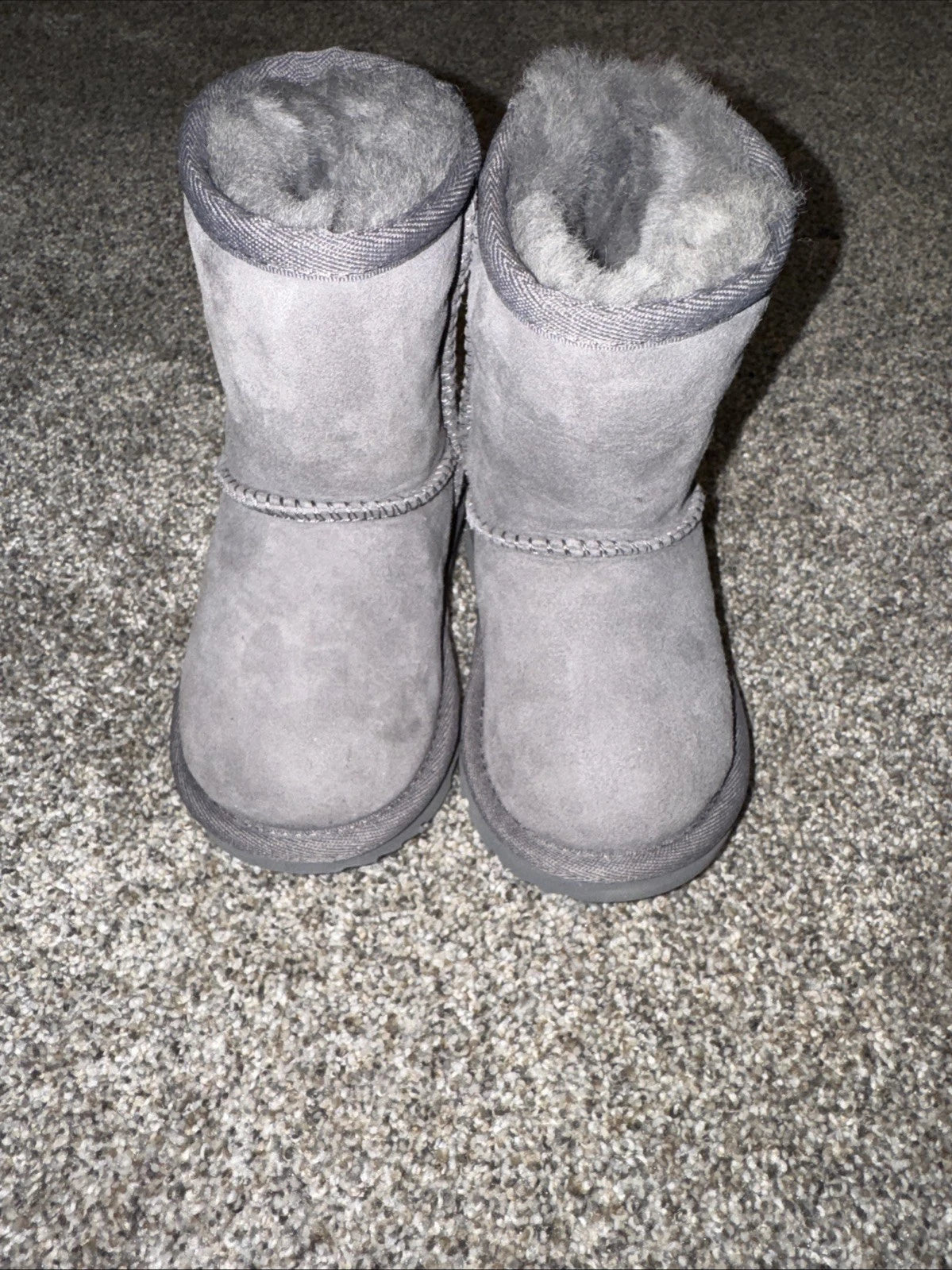 Size 6 Toddler -UGG Classic Glitz boots