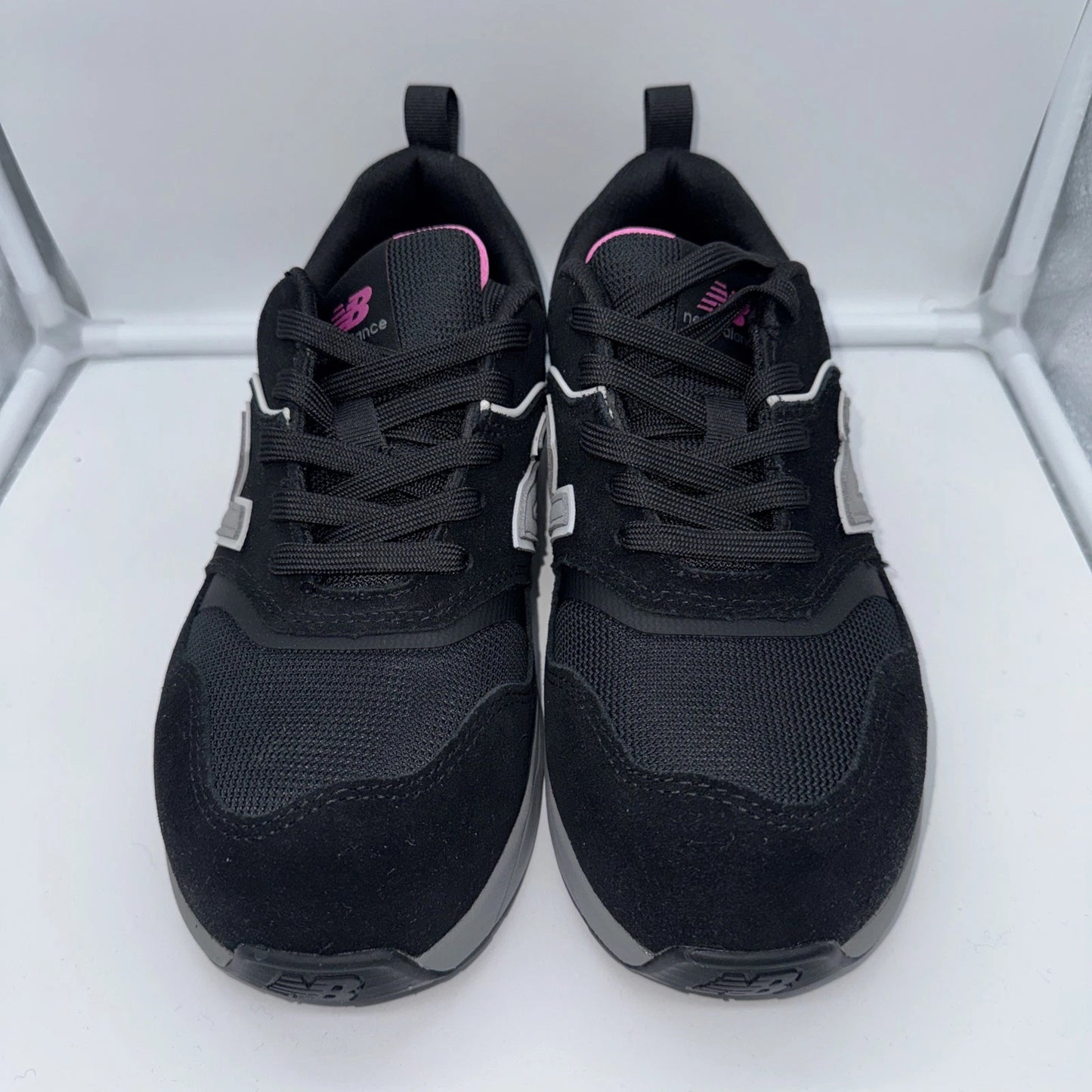 Size 8.5 Women’s- New Balance  Elite Lite