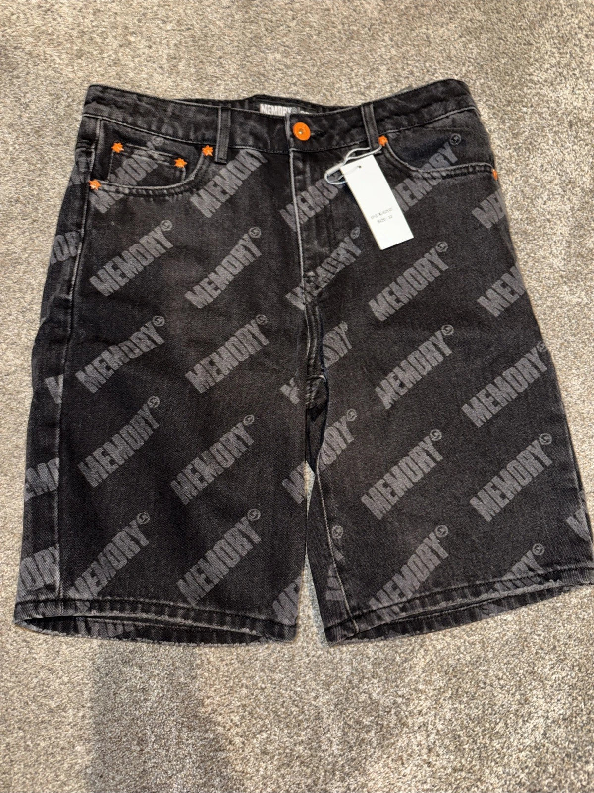 Size 32 Men’s Memory Jean Shorts