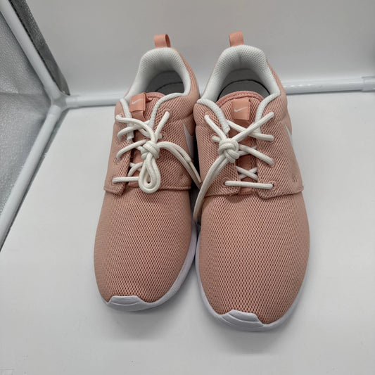 Size 7 Women’s- Nike Roshe One