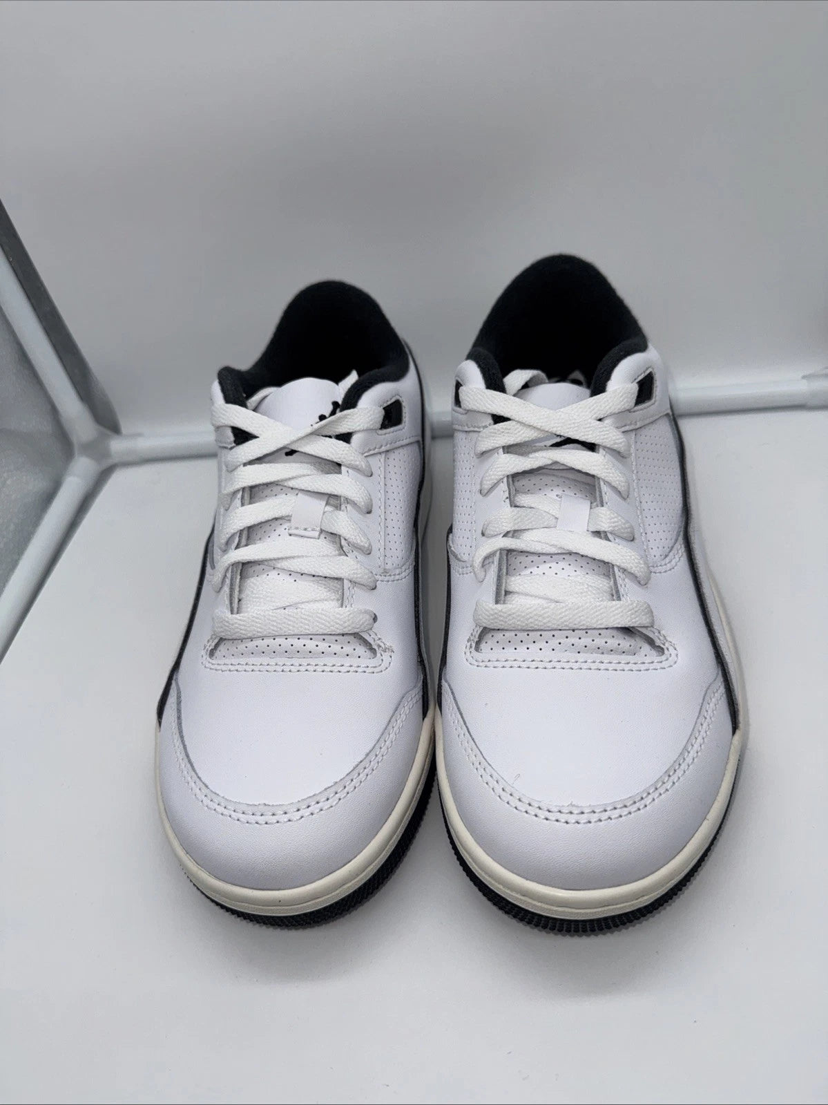 Size 6Y- Jordan Flight Court White