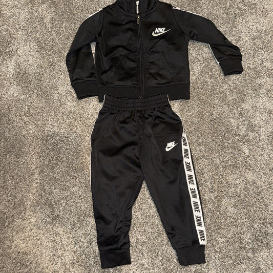 Boys Nike Set Black Size 12 Month