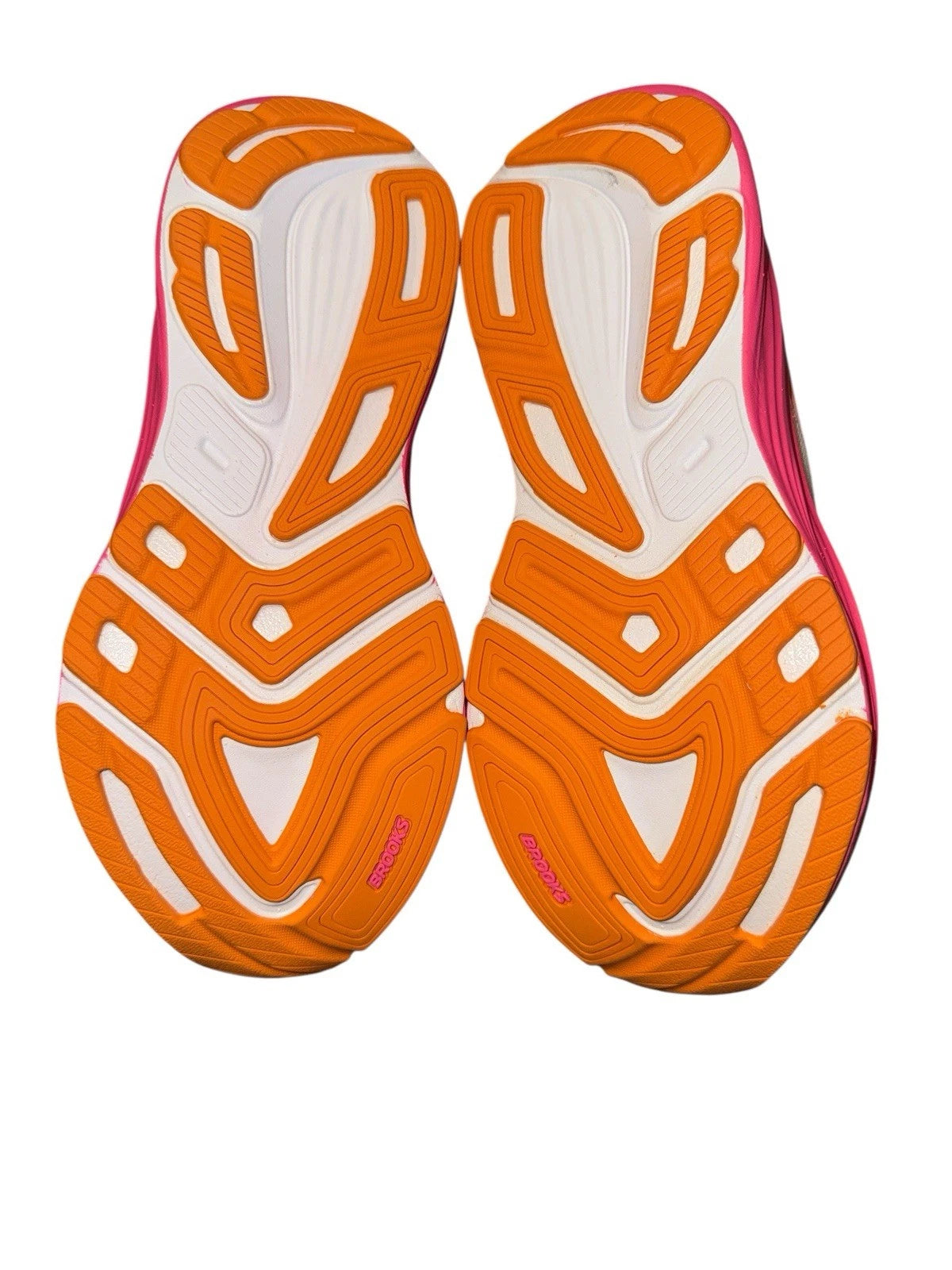 Women’s 6.5- Brooks Revel 8