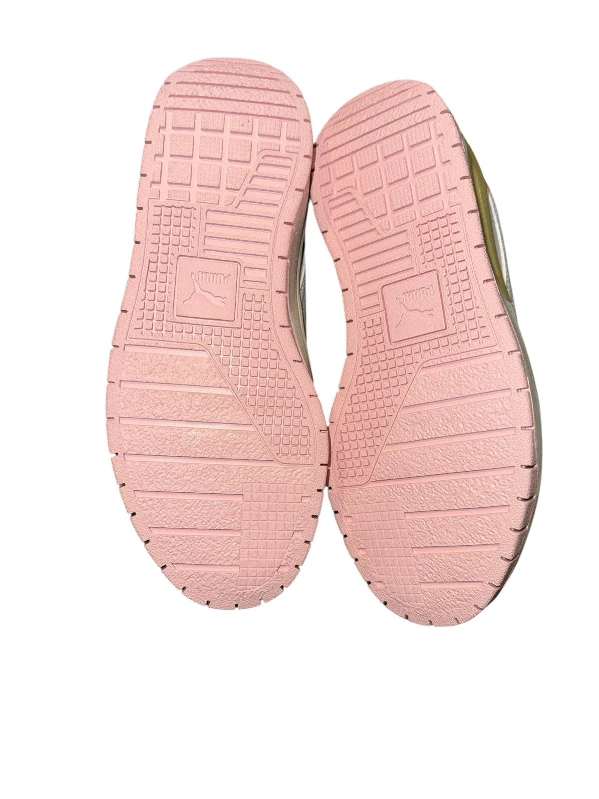 Women’s Size 6- Puma Cali Dream