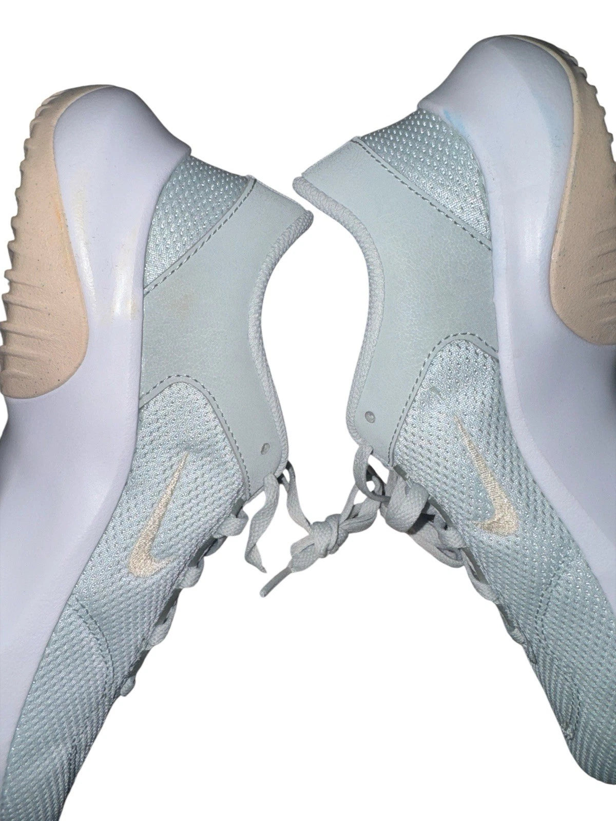 Women’s 7.5- Nike Legend Essential 3