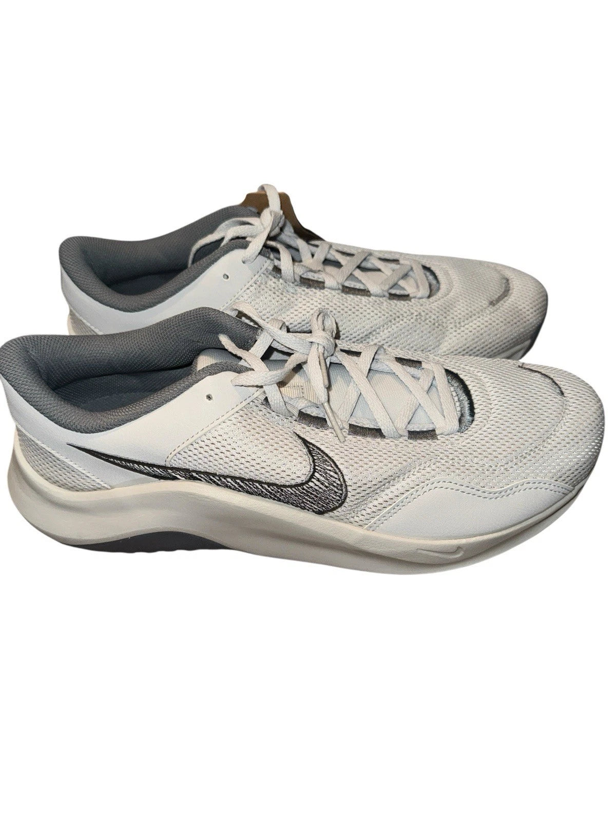 Men’s Size 11- Nike Legend Essential 3 NN