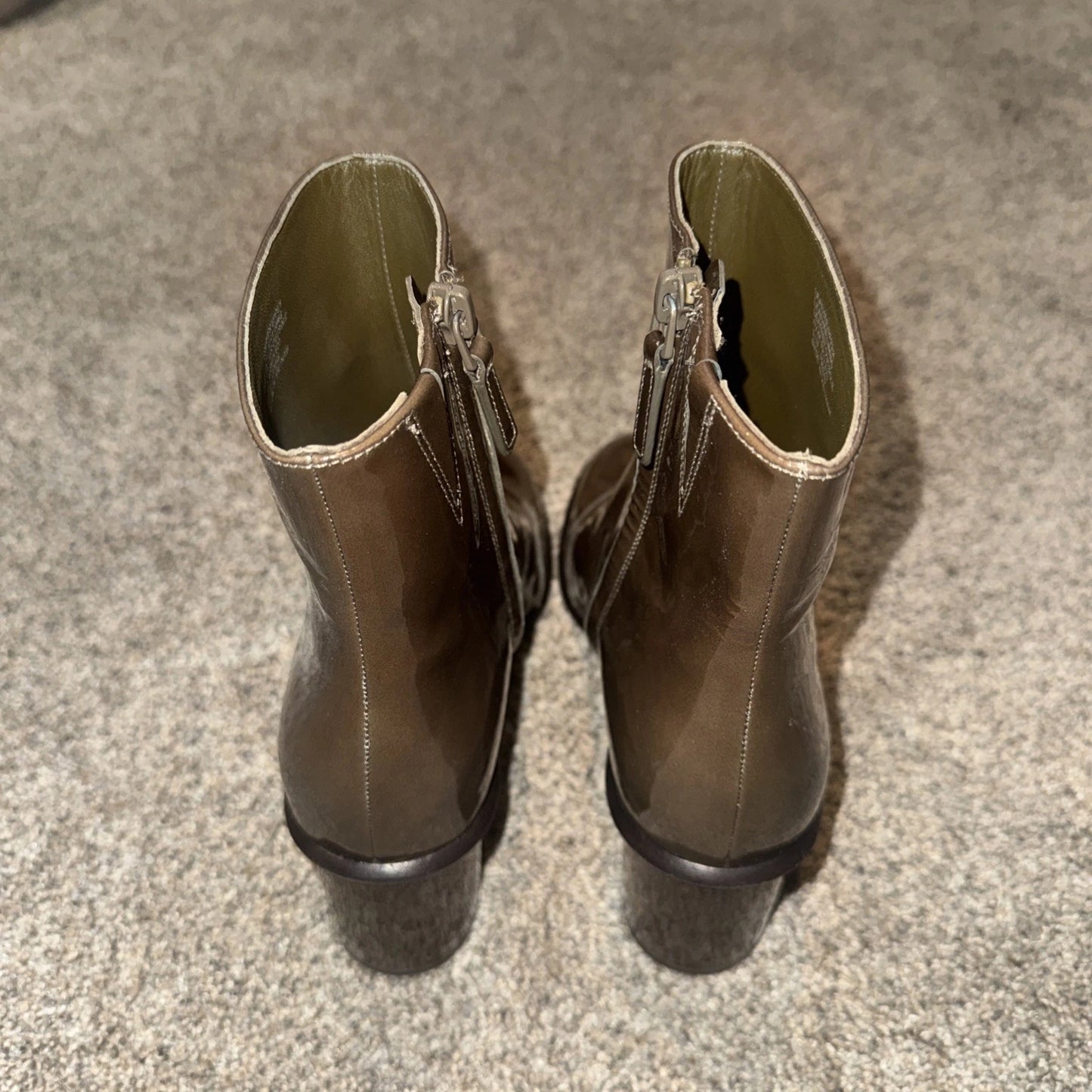 Women’s 8.5- Tory Burch Boots- Brown