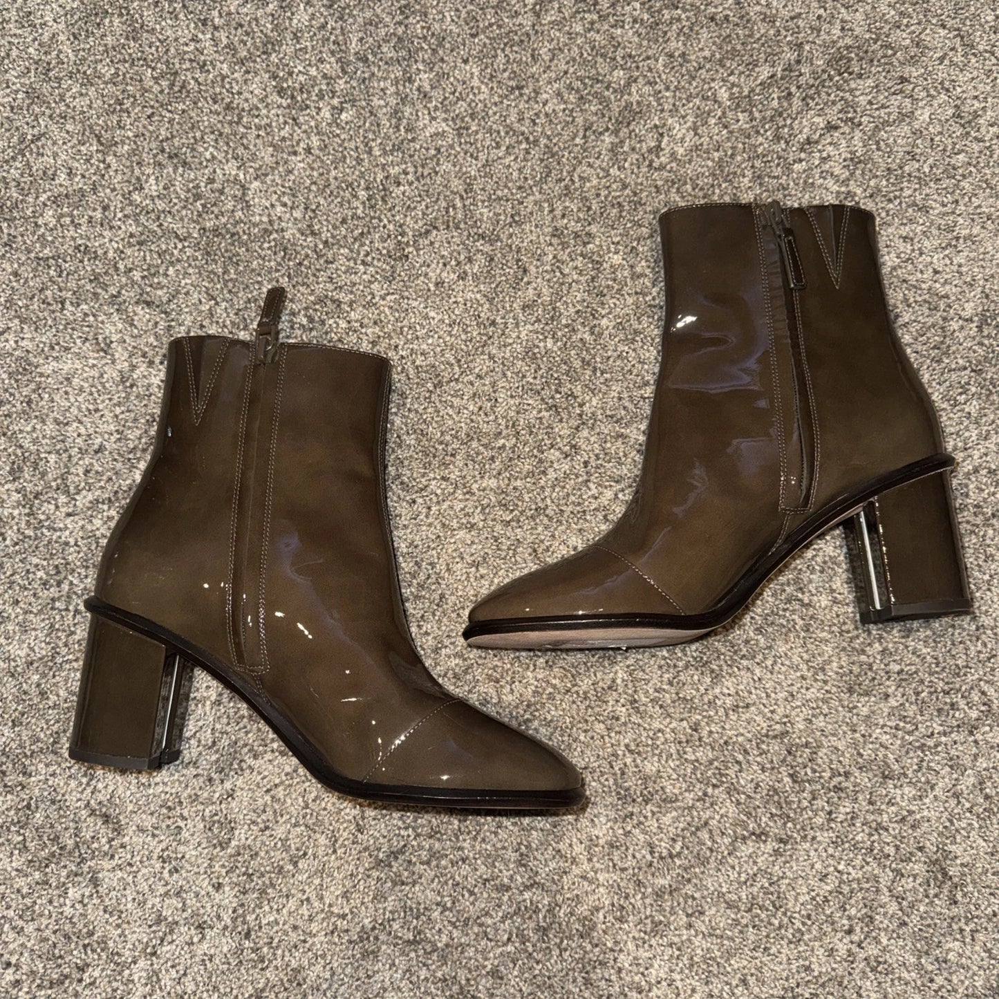 Women’s 8.5- Tory Burch Boots- Brown