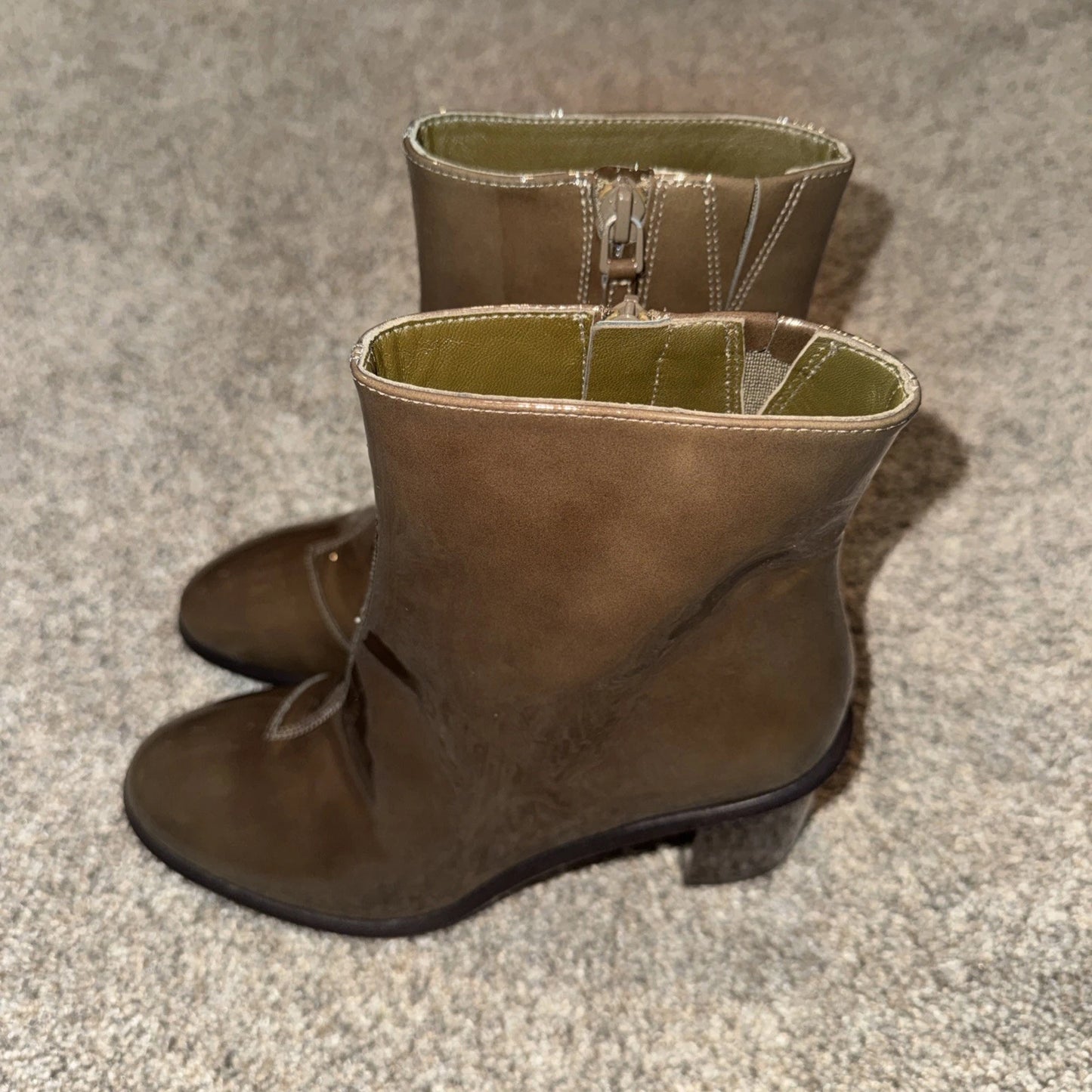 Women’s 6.5- Tory Burch Boots- Brown