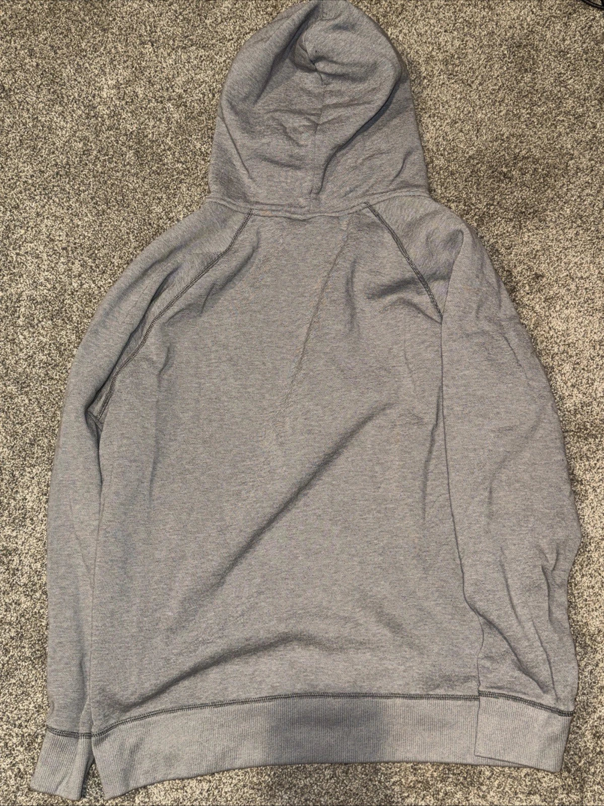 mens large under armour hoodie