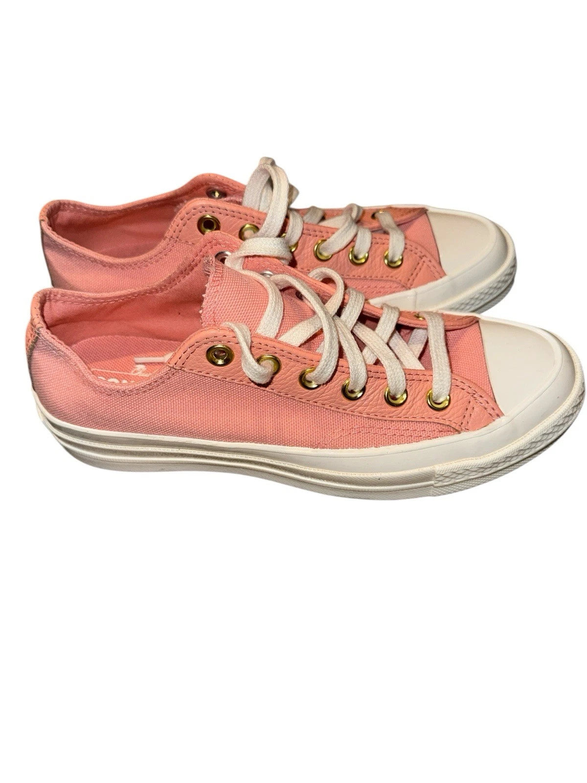 Women’s Size 8- Converse Low top Sneakers