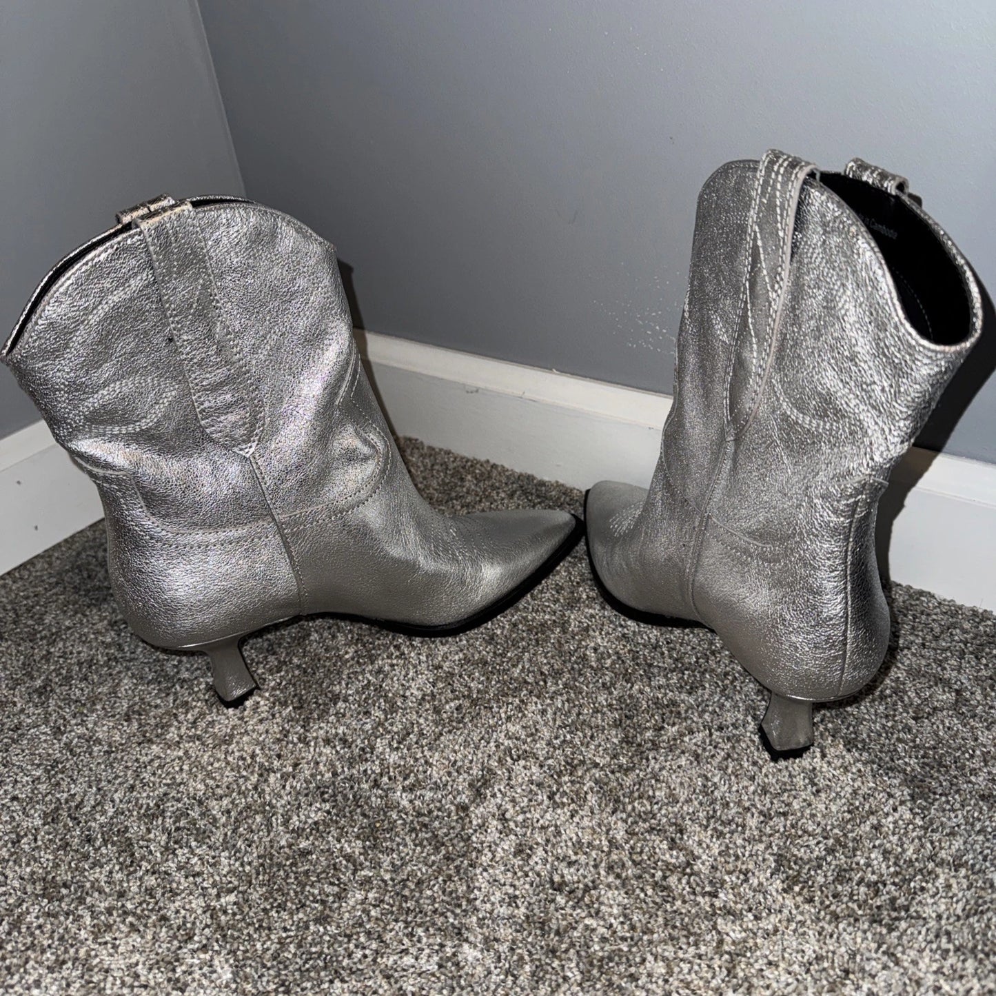 Women’s 6 Dolce Vita Boots