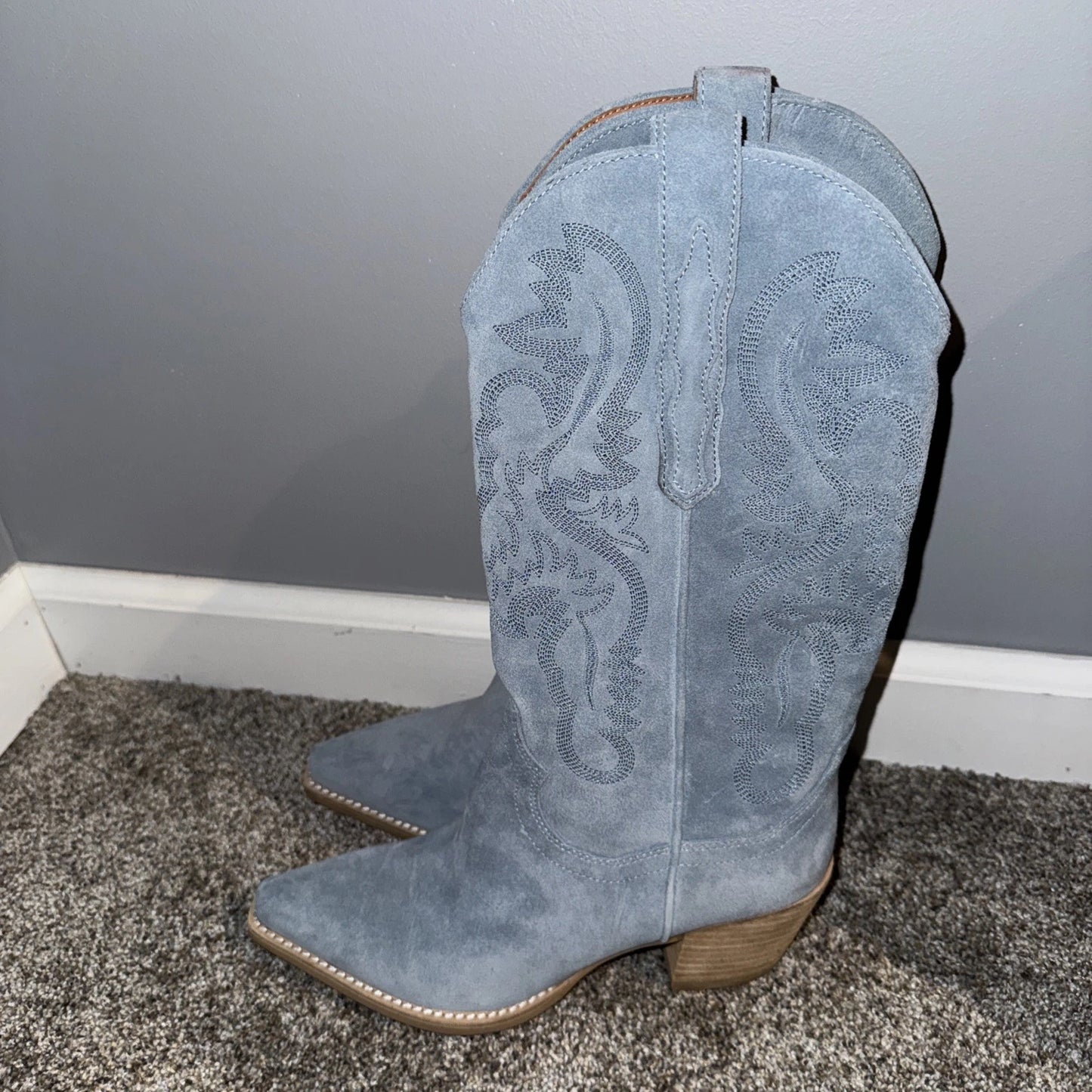 Women’s 7.5 Jeffrey Campbell Boots